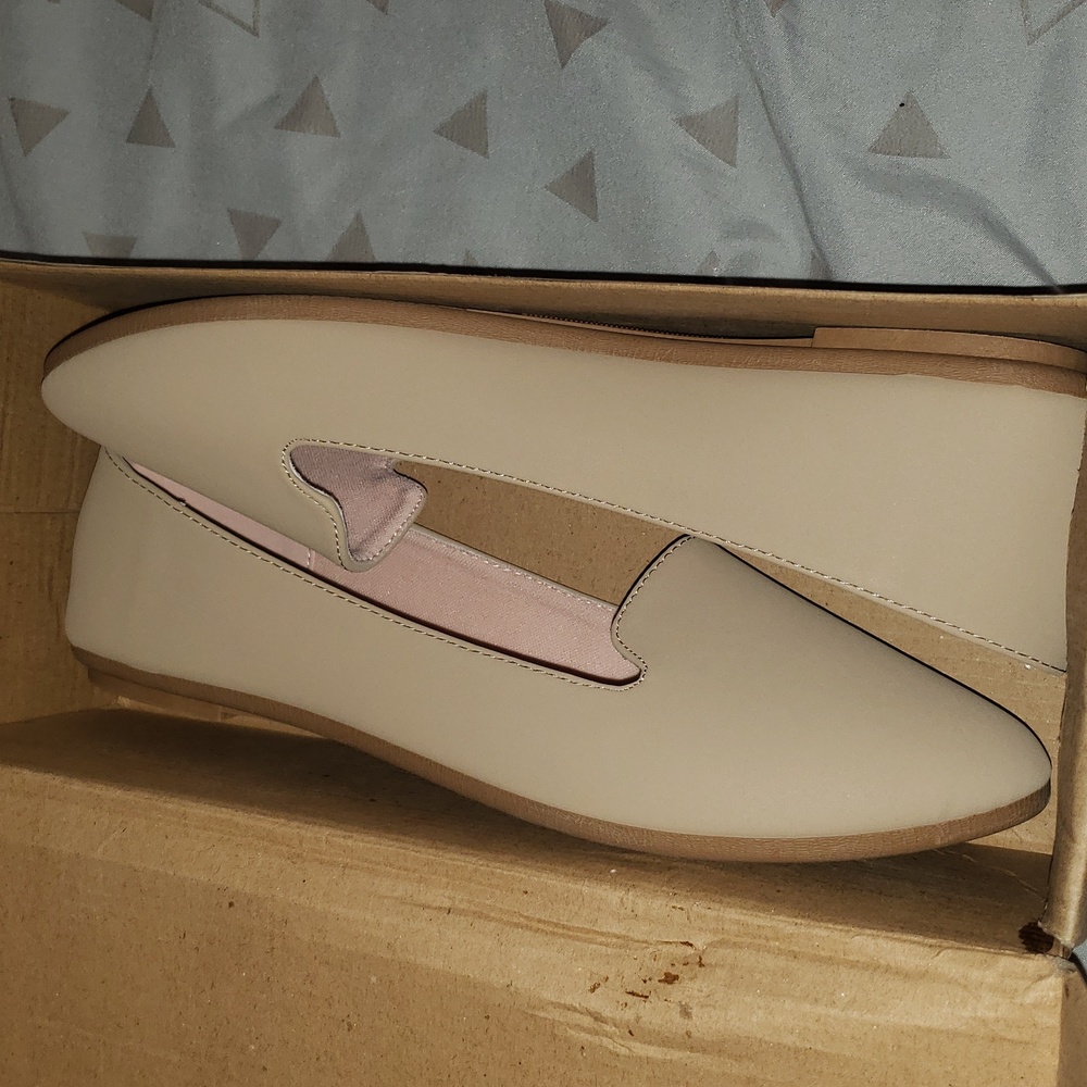 New Nude Flats 8.5 - Picture 5 of 5